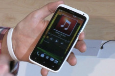 HTC One X và One S bán ra từ ngày 5/4 tại Anh