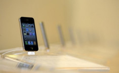 iPhone 4 chính thức đến tay người dùng