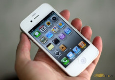 iPhone 4 màu trắng vẫn chưa xuất hiện