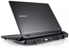 Laptop Samsung với màn hình chống lóa