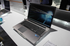 Laptop Series 7 Chronos 17,3 inch có giá 1.500 USD