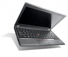 Lenovo ra hai laptop siêu bền cho doanh nghiệp