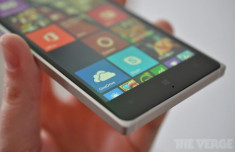 Lumia 830 là smartphone mỏng nhất dòng Lumia