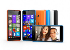 Microsoft ra điện thoại selfie giá 3,5 triệu đồng