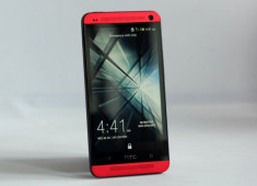 ‘Mở hộp’ HTC One bản đặc biệt màu đỏ ở Việt Nam