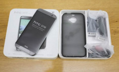 Mở hộp HTC One M8 chính hãng tại Việt Nam