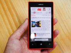 Mở hộp Nokia Lumia 525 chính hãng tại Việt Nam