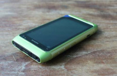 Ngắm Nokia N8 rực rỡ sắc màu
