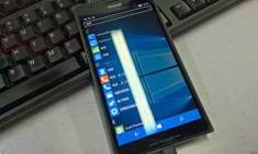 Nguyên mẫu Lumia 950 XL chạy Windows 10 Mobile