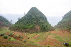 Nhũ đá lung linh trong hang đẹp nhất Hà Giang