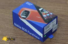 Nokia 808 PureView giá 12,24 triệu đồng