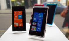 Nokia Lumia 800 thêm phiên bản trắng