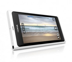 Nokia N9 màu trắng bắt đầu cho đặt hàng