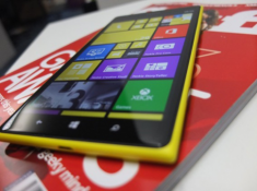 Pin ‘khủng’ trên chiếc phablet Lumia 1520