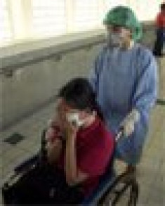 Singapore có thêm 7 nhân viên y tế nhiễm SARS