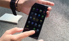 Smartphone giá 100 USD có màn hình ‘búa đập không vỡ’