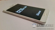 Smartphone tầm trung, khung kim loại của Samsung lộ ảnh