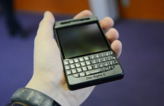Smartphone tiền thân của BlackBerry Q10 xuất hiện