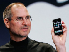 Steve Jobs lần đầu tiên vắng mặt trong sự kiện ra mắt chiếc iPhone nào?