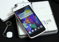 Tháo rời smartphone 6 inch Full HD Oppo N1