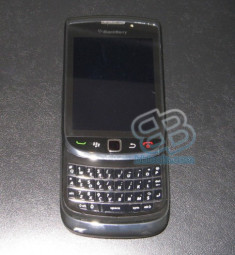 Thêm ảnh BlackBerry cảm ứng nắp trượt