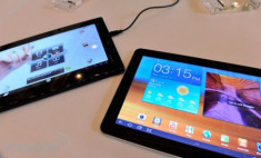 ThinkPad Tablet so dáng Galaxy Tab 10.1