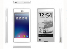 YotaPhone - điện thoại 2 màn hình LCD và e-ink