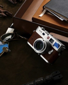 340 triệu đồng cho Leica M9 bọc da đà điểu