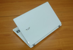 Acer V3-371 - laptop giá rẻ, nặng chỉ 1,5 kg