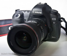 Canon 5D Mark II xách tay giá chỉ còn 35,7 triệu đồng