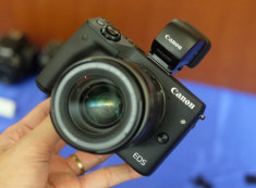 Canon EOS M3 có giá từ 13,3 triệu đồng tại Việt Nam