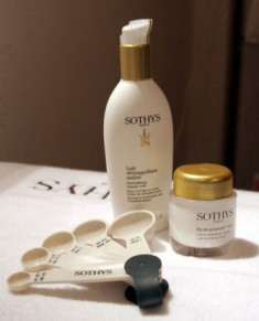 Điều trị da bóng nhờn bằng bộ sản phẩm của Sothys