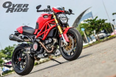 Ducati Monster 796 bóng bẩy với một loạt đồ chơi khủng