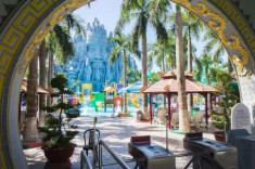 Khách Tây gọi Suối Tiên là Disneyland phong cách Việt Nam