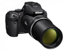 Máy ảnh zoom quang xa tới 83x của Nikon