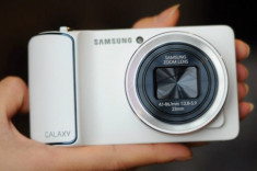 ‘Mổ xẻ’ máy ảnh Samsung Galaxy Camera