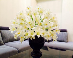 Những bình hoa đẹp của người mẹ trẻ ở Hà Nội