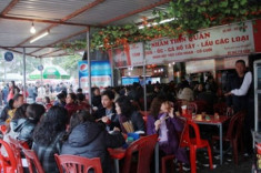 Những khu vực nhiều hàng quán ăn bán xuyên Tết ở Hà Nội