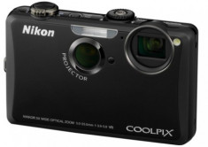 Nikon trình làng camera kiêm máy chiếu mới