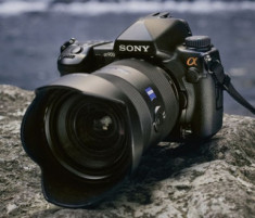 Sony không ra DSLR tại triển lãm PMA