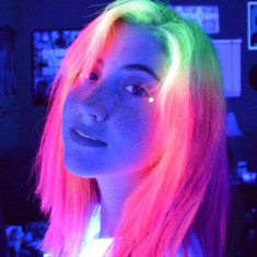 Tóc nhuộm màu dạ quang đẹp xu hướng của giới trẻ 2016