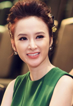 Angela Phương Trinh, Minh Hằng trang điểm đẹp nhất tuần