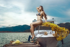 Diện bikini mùa hè đẹp như Jenny Nguyễn