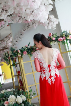 Kim Hiền thử làm cô dâu trước khi lên xe hoa