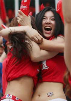 Ngất ngây vẻ đẹp của fan nữ Hàn Quốc tại World Cup