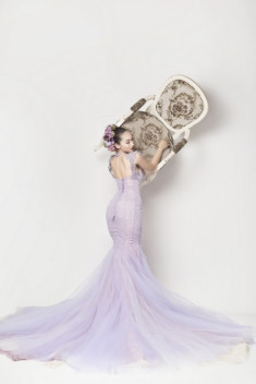 Siêu mẫu Khánh Ngọc diện áo cưới kiêu sa