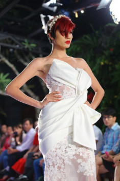 Trang Trần chính thức giải nghệ sàn catwalk