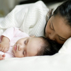 10 thắc mắc về trẻ sơ sinh khiến mẹ “phát khóc”