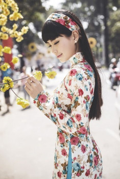 Á hậu Diễm Trang đẹp nền nã “khó cưỡng” với áo dài