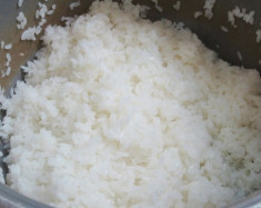 Cách làm cơm cuộn đơn giản